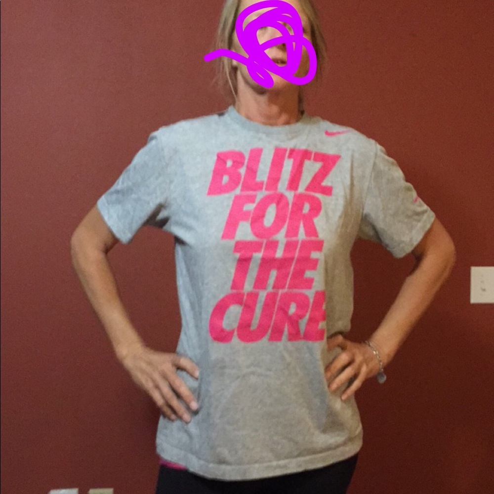 Nike. Breast cancer awareness. Dri fit